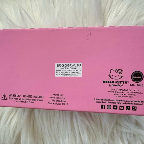 New gorgeous Hello Kitty keychain and necklace set,rhinestones,sparkling✨ - Picture 9 of 11